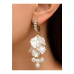 Up to 90% Off on Earrings Up to 90% Off on Earrings