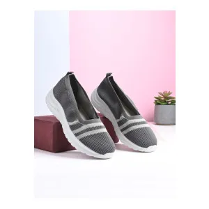 HRX by Hrithik Roshan Women Walking Shoes at ₹452 | Myntra Deal HRX by Hrithik Roshan Women Walking Shoes at ₹452 | Myntra Deal